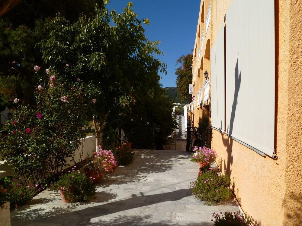 Liberty II Hotel Agia Marina  Exterior photo