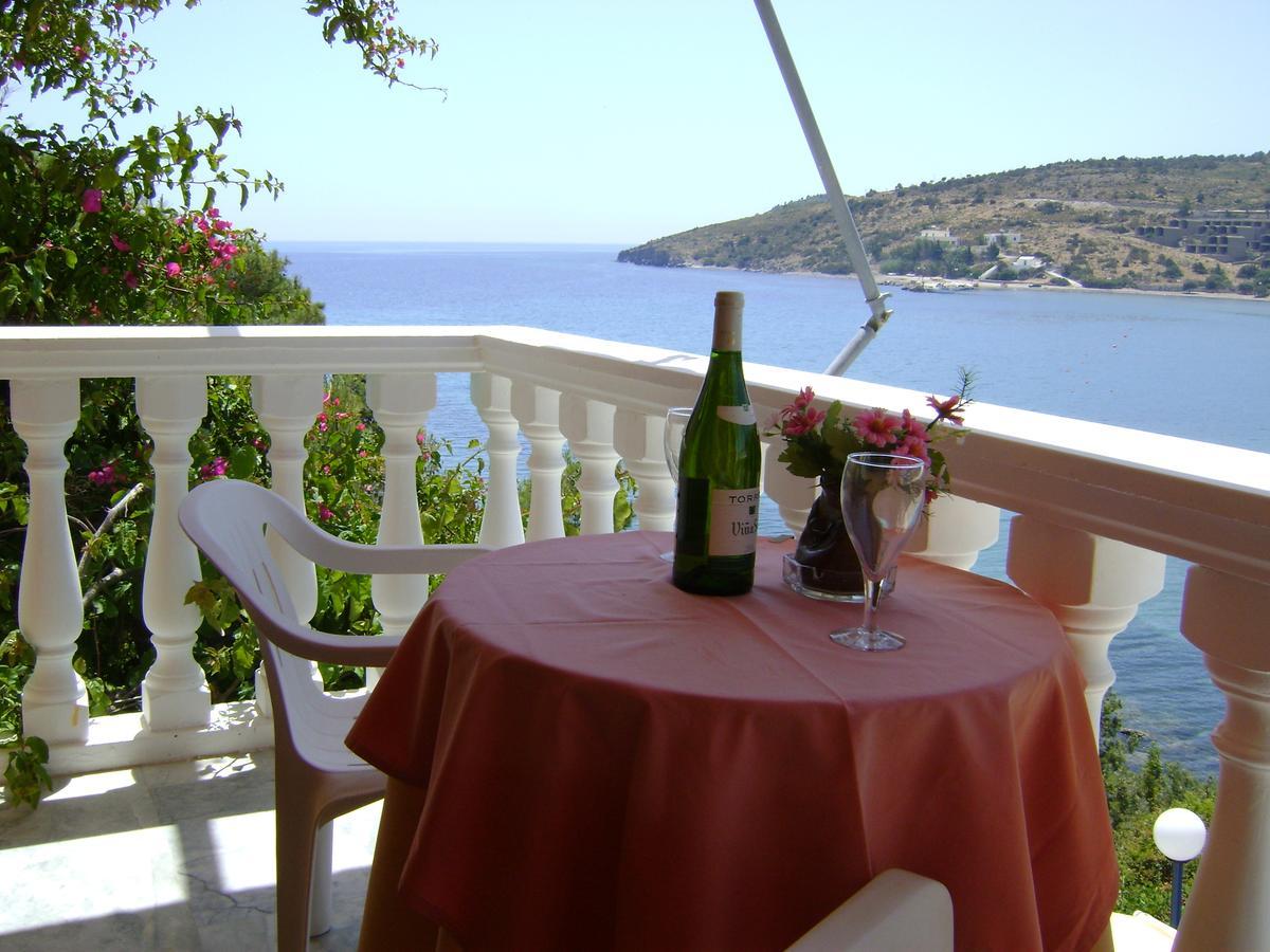 Liberty II Hotel Agia Marina  Exterior photo